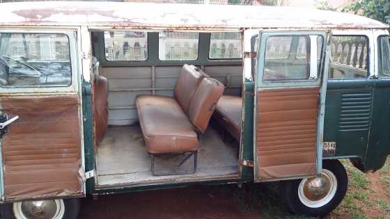 Volkswagen Kombi Brazilian Fleetline Bay window.