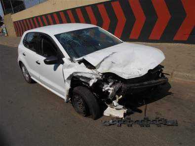 VOLKSWAGEN POLO (2015)