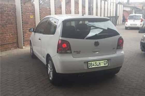 volkswagen polo vivo 1.4 white