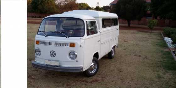 Volkswagen T2 Kombi Bay Window Single Cab Dropside Pick-Up.