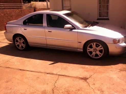volvo S 60 , D 5 , 2006 full house good condition