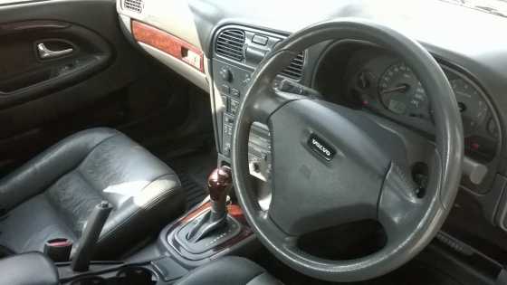 Volvo S40 2L Turbo AT 2004 model