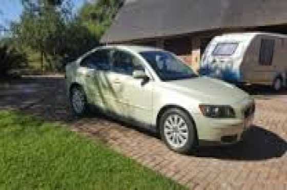 Volvo S40, petrol, priced to go