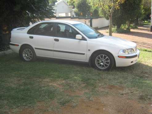 VOLVO S40 T4 (M)