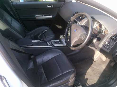 volvo s40 t5 2007 200000km 1 owner r74950-00  automatic  aircon  power steering  electric windofws