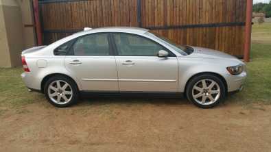 Volvo S40 T5 - Automatic - Silver.