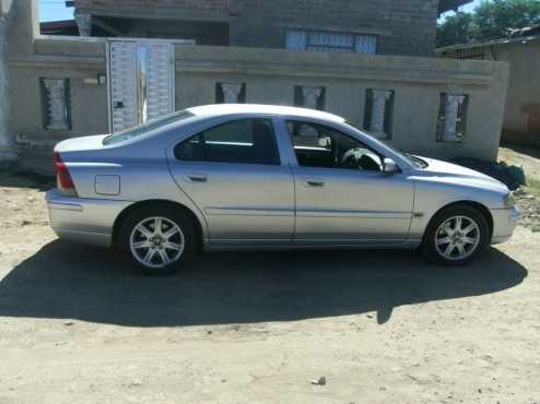 Volvo S60 car is in excellent condition very nice car