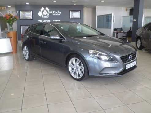 VOLVO V40 D2 ELITE