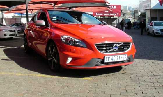 VOLVO V40 T5 R-DESIGN GEARTRONIC