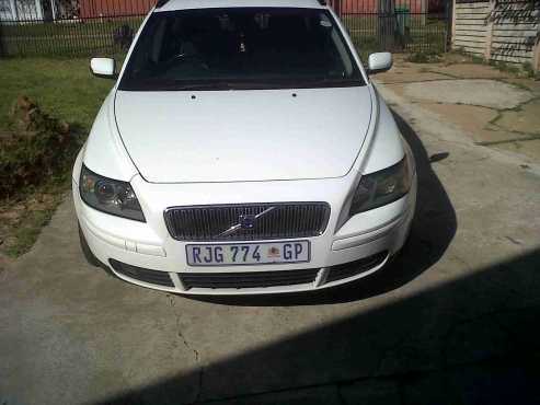 Volvo V50 T5 2004 in great condition for sale