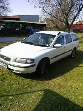 Volvo V70 2002 model