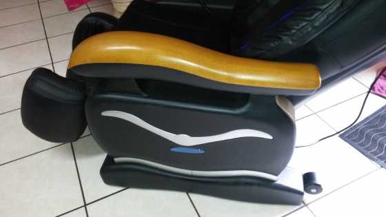 Vssage Massage Chair