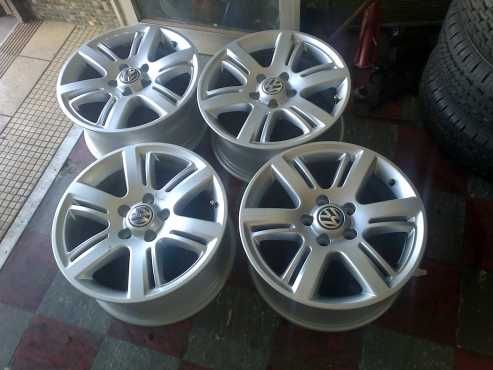 Vw amarok 4x 17 rims like new r6499