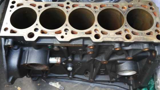 V.W. Crafter LT 35 Engine Block 100  condition. Contact Philip 0848332222.