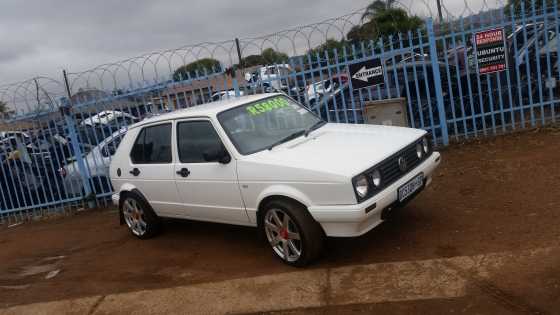 vw golf 1.6 2006 very clean car foe sale R58000