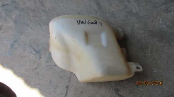 VW Golf 3 washer bottle