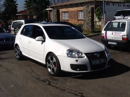 VW Golf GTI 2.0T FSI