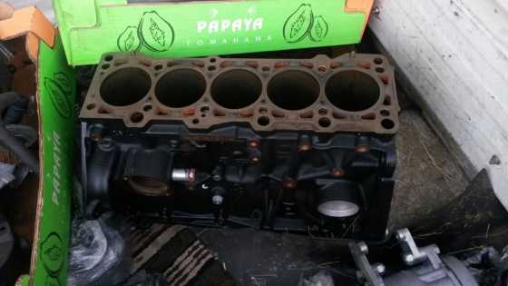 VW LT 35 Crafter engine spares and complete 5 speed gearbox.