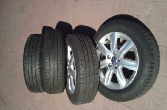 Vw polo 6  (15inch)mags