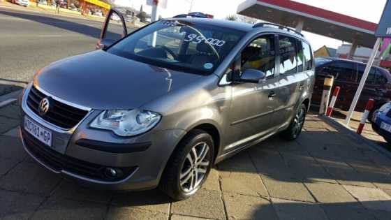 vw touran  low km full service history