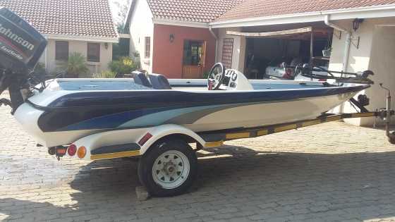 VX 70 Bass Boat