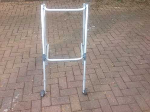 Walking frame with two wheels