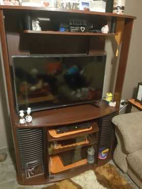 wall unit and 2 rings