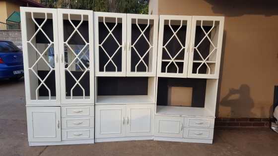 WALL UNIT TE KOOP