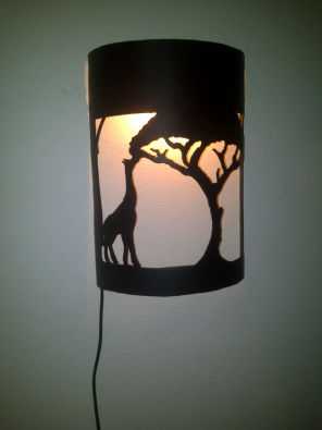 Wallmounted silhouette lamp