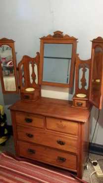 Wardrobe and dressingtable