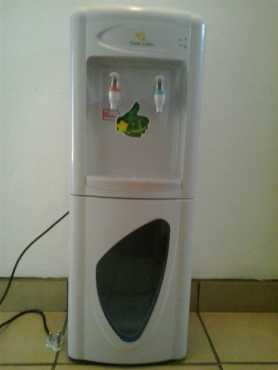 Water Dispenser Hot and Cold Brand New