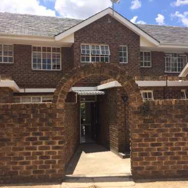 WATERKLOOF GLEN 3 Bedroom Townhouse To Let