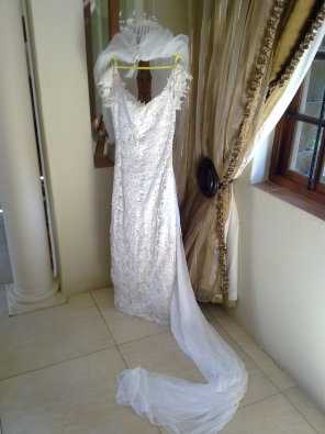 WEDDING DRESS