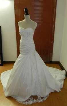 WEDDING DRESS FOR SALE