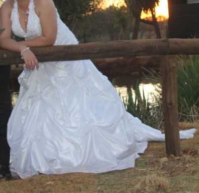 WEDDING DRESS FOR SALE