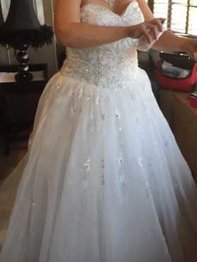 WEDDING DRESS FOR SALE