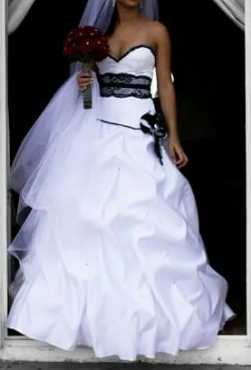 wedding dress for sale