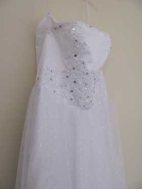 wedding dress for sale-including-hoop.