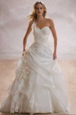 Wedding Dress for sale (new)