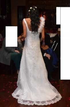 wedding dress for sale. size 8