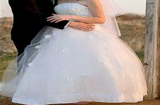 wedding dress for salemake an offer