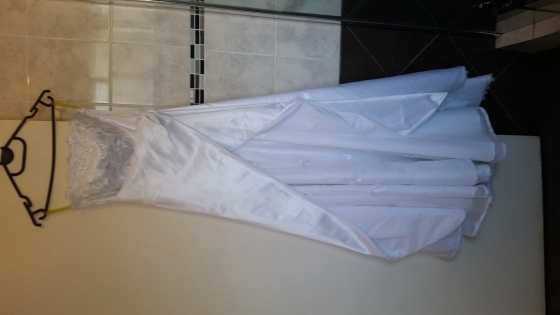 Wedding Dress size 8 R1500.00