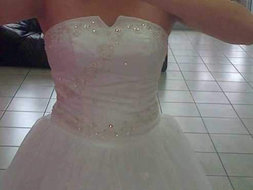 Wedding dress (still new)