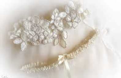 wedding garters and accessories