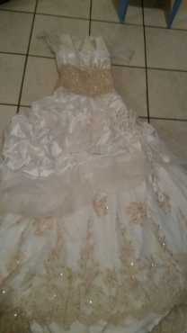 WEDDING GOWN