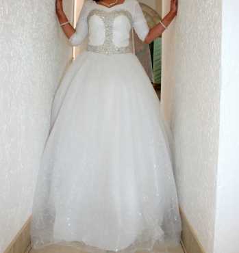 WEDDING GOWN FOR SALE - USED ONCE ONLY