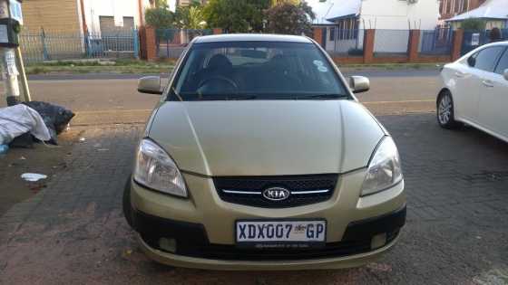 WEEKLY SPECIAL 2006 Kia Rio 1.5, Gold with 101000km available now