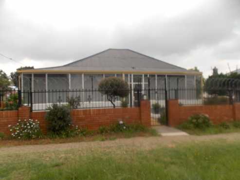 Well maintained corner stand home in Benoni Central with Granny Flat