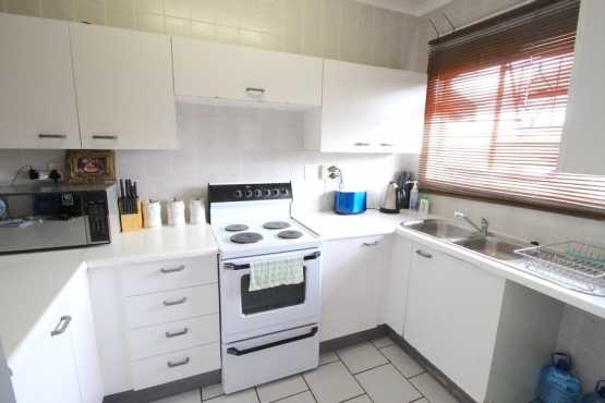 Well positioned 2 bed apartment for rent