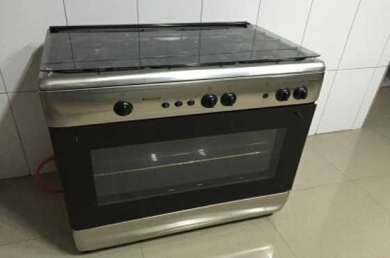 Westwood 5 plate gas stove and oven